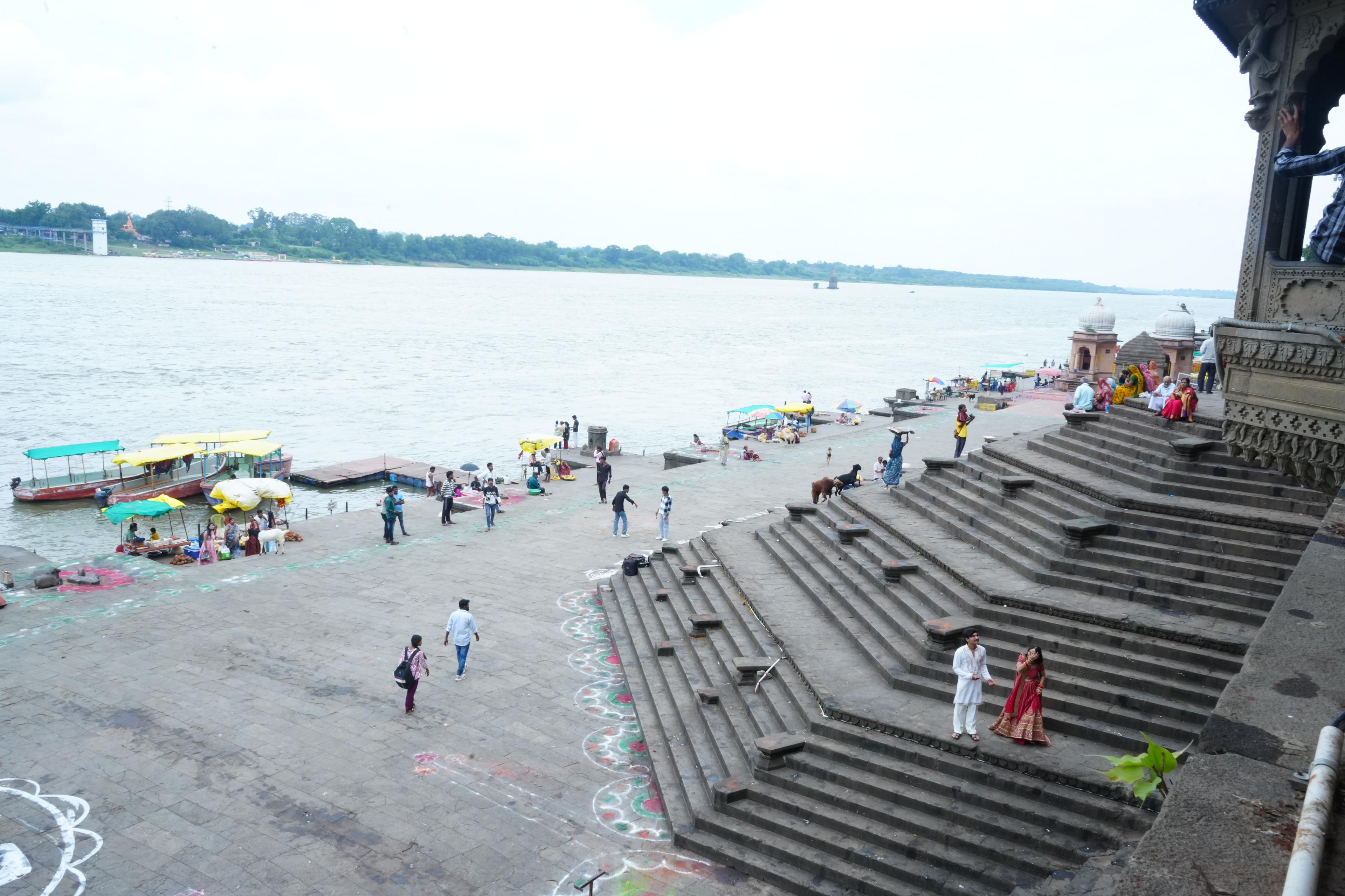 Maheshwar - Ghat on the Narmada