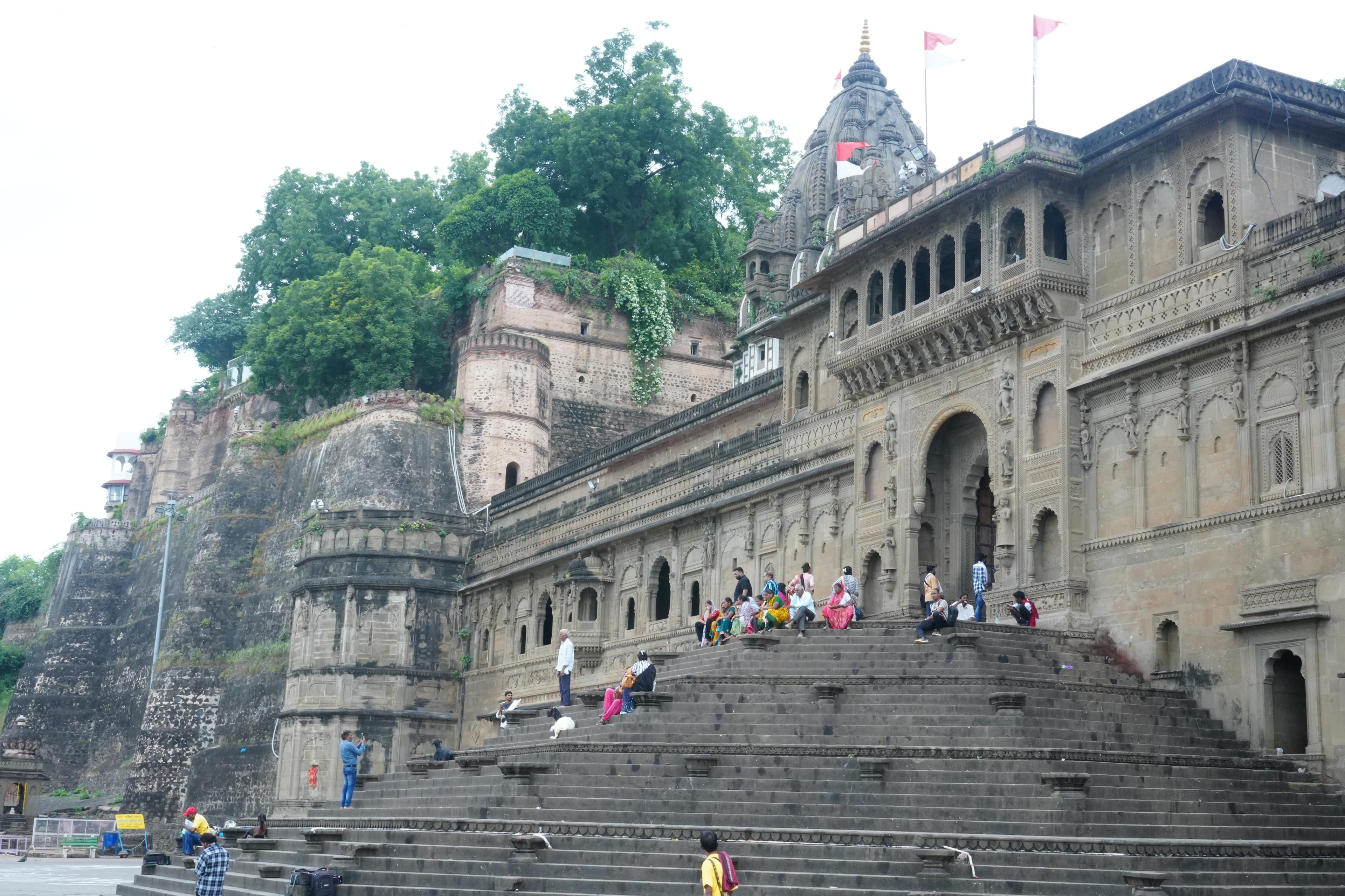 Ahilya Fort, Maheshwar - Steps and Temple