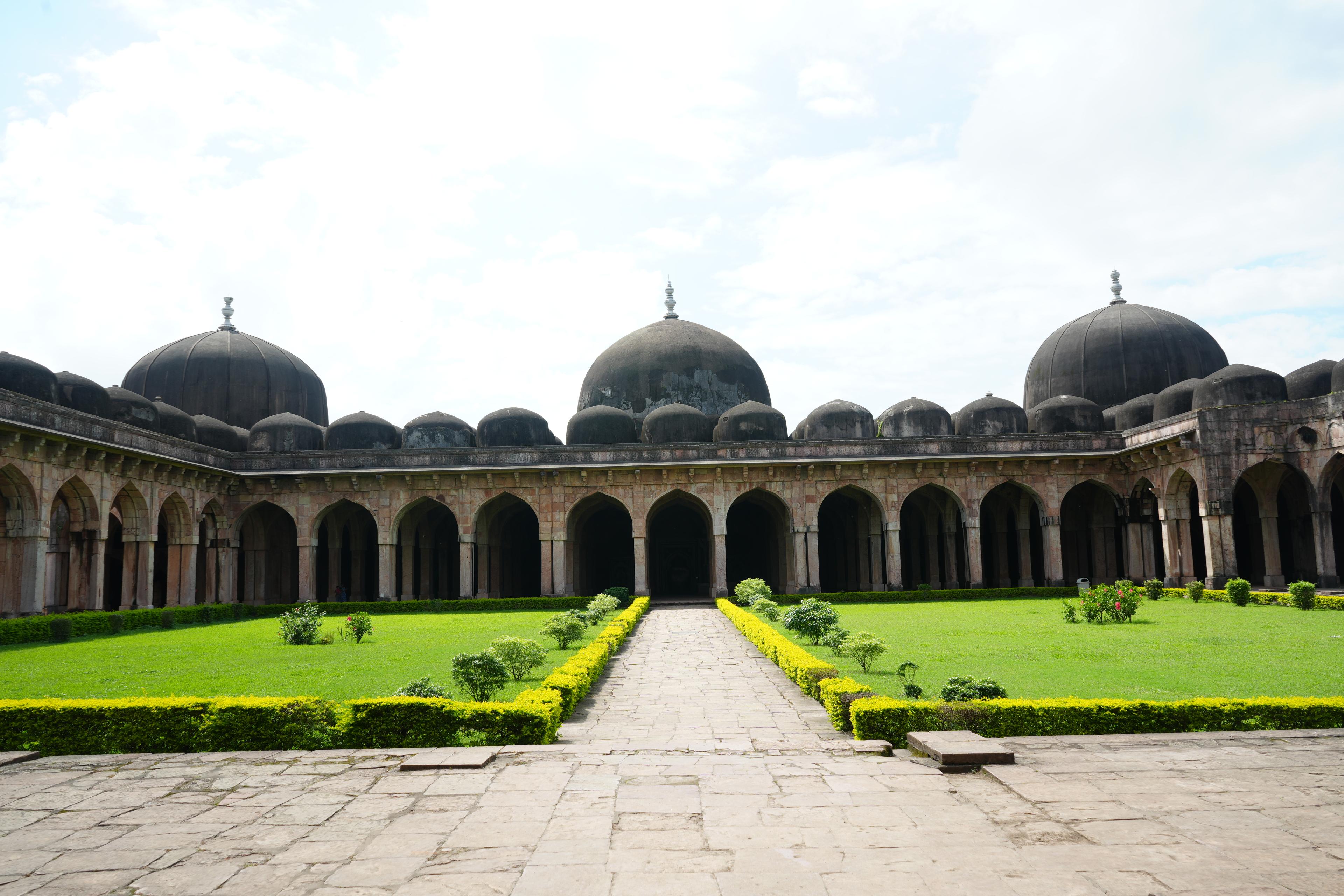 Jama Masjid, Mandu - Courtyard